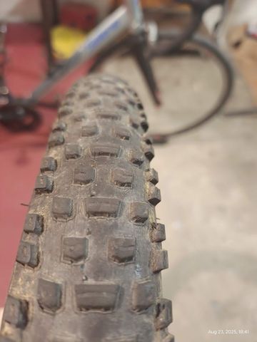 Used Dt Swiss wheelset bike — image 11 of 15