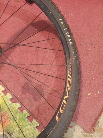 Used Dt Swiss wheelset bike — image 2 of 15