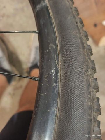 Used Dt Swiss wheelset bike — image 6 of 15