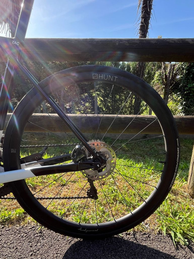Used Hunt 34 aero wide disc wheel set 2025 bike — image 3 of 3