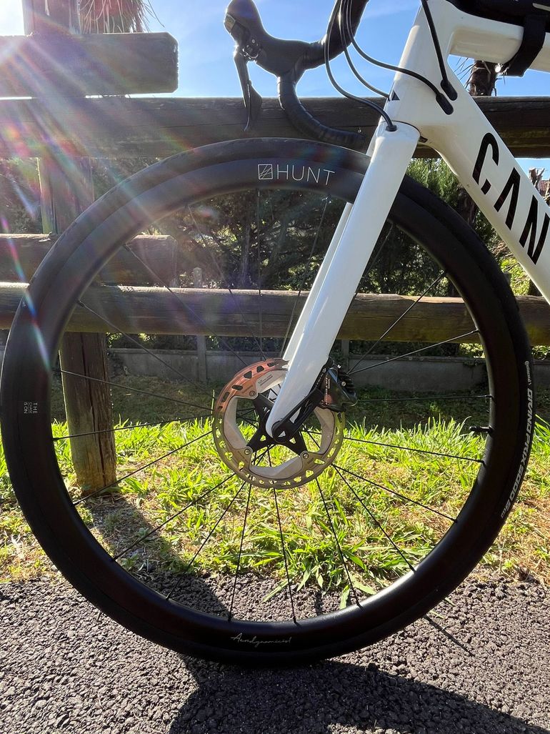 Used Hunt 34 aero wide disc wheel set 2025 bike — image 2 of 3