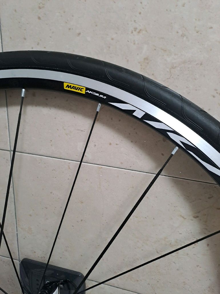 Used Mavic Mavic Aksium bike — image 5 of 7