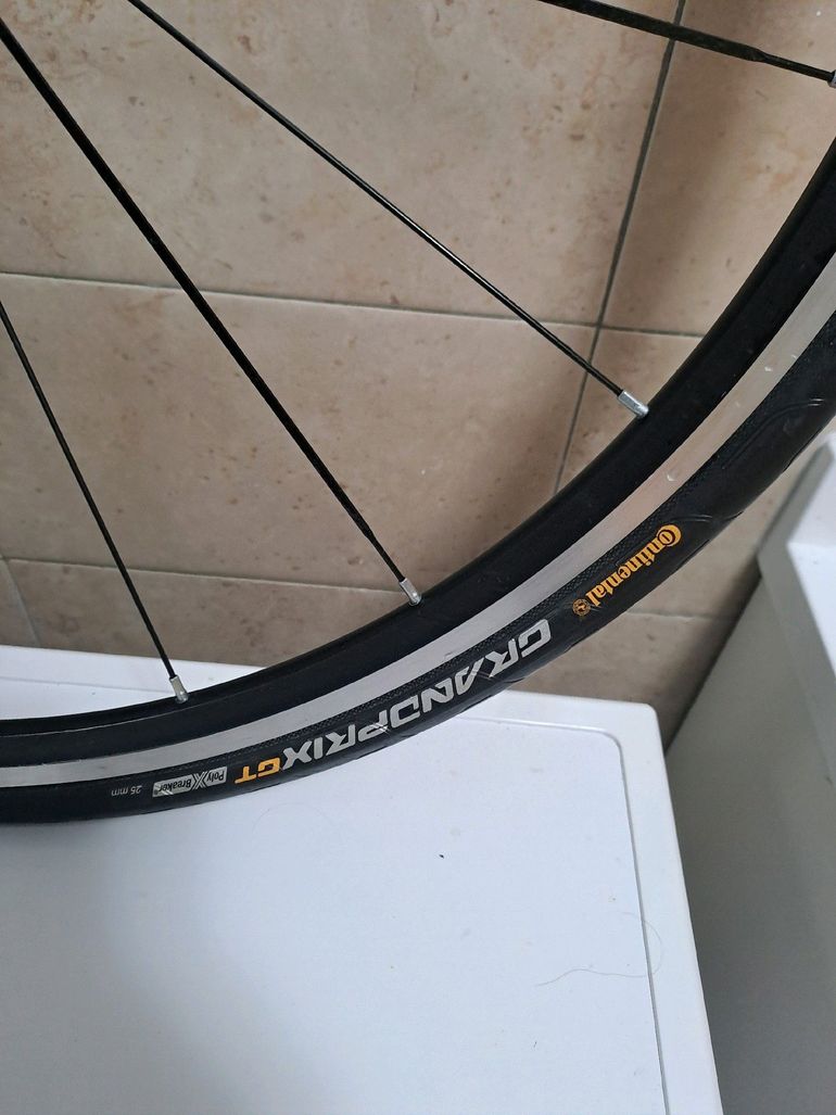 Used Mavic Mavic Aksium bike — image 4 of 7