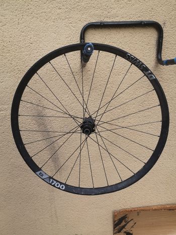 Used Dt Swiss 350 bike — image 3 of 3