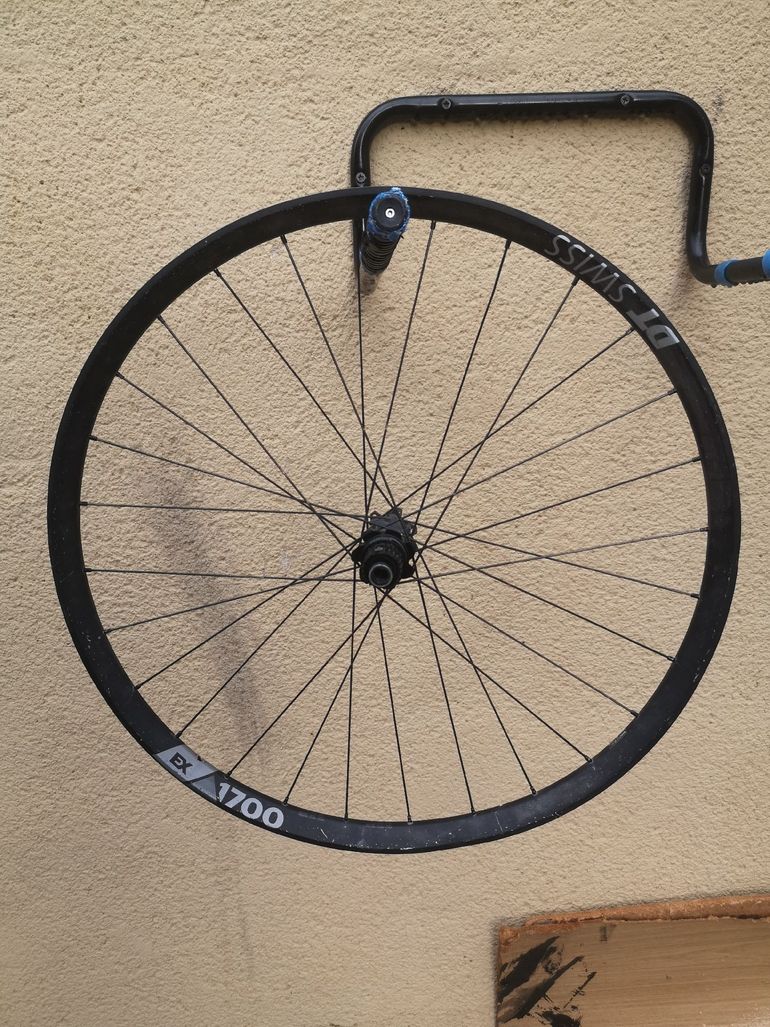 Used Dt Swiss 350 bike — image 3 of 3