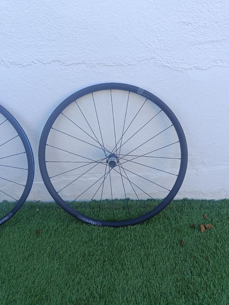 Used Microtech MR Lite Microtech MR Lite 2025 bike — image 2 of 4