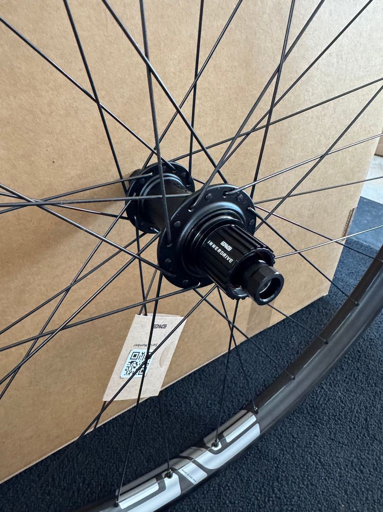 Used Enve M8 2025 bike — image 4 of 5