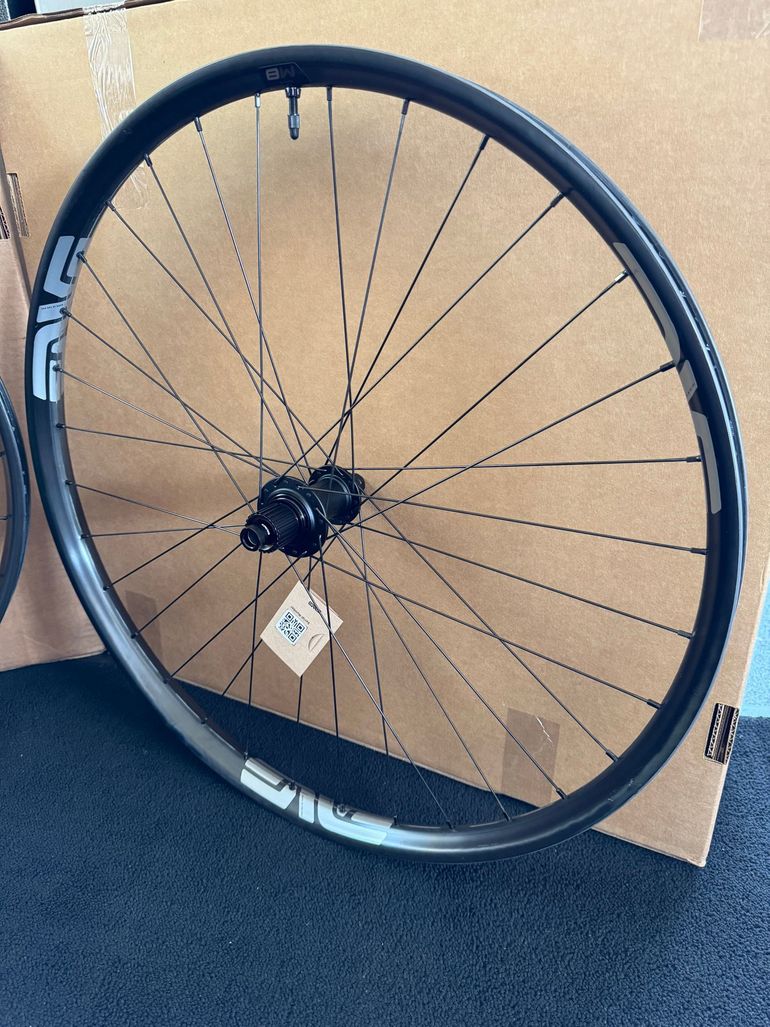 Used Enve M8 2025 bike — image 3 of 5
