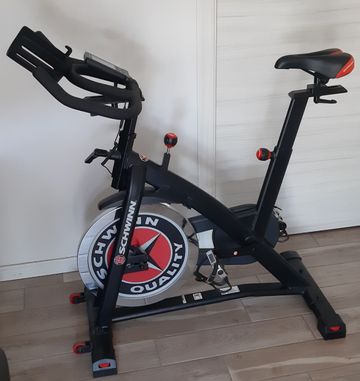 Used Schwinn Indoor Cycle IC7 SCHWINN Cycling Accessories