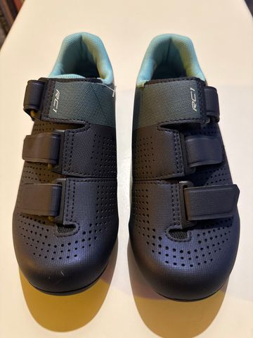 Used Shimano RC1 2022 Cycling Shoes