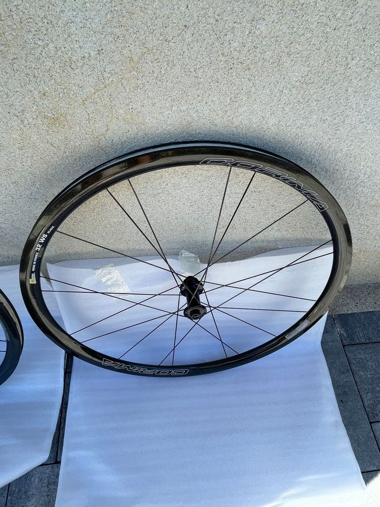 ws black 32 mm a disque 2024 bike usato — immagine 4 di 7