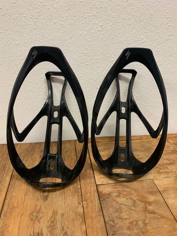 アクセサリー Canyon Lightweight Carbon Bottle Cage Canyon Lightweight Carbon Bottle Cage | CANYON BH