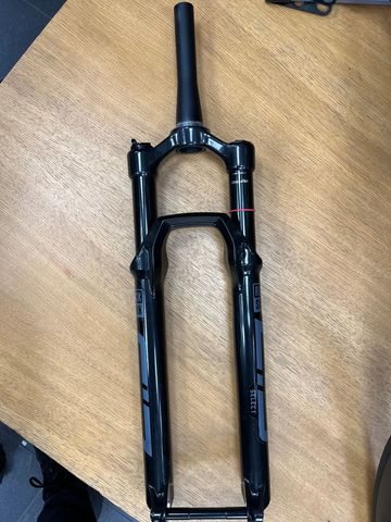 Brugt Rock Shox RockShox SID Select, Ride Dynamics developed 3 position, TwistLoc remote adjust, Debon Air, 15x110mm, 44mm offset, 120mm Travel 2025 Fork