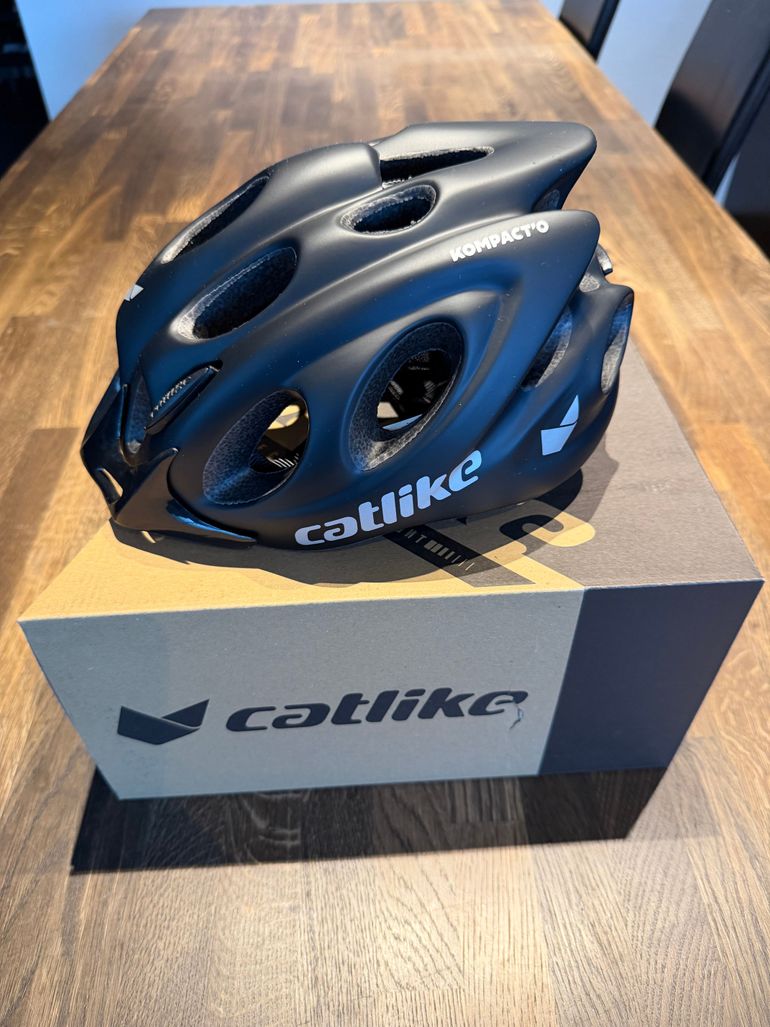 Used Catlike Kompacto size SM, fits 52-54cm, NEW!! 2023 bike — image 2 of 2