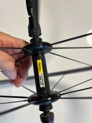 Brugt Mavic Cosmic Alu/Carbon 700C Front Wheel bike — billede 3 af 10