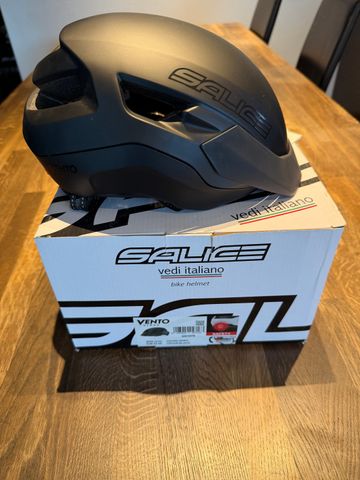 Used SALICE Vento, size S-m, fits 53-58cm, NEW!!! 2023 Cycling Accessories