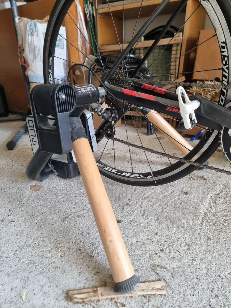 Brugt Elite Tuo Smart Trainer 2023 bike — billede 2 af 4