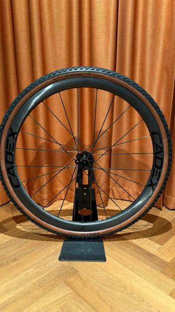 Używany Cadex AR Carbon 2024 bike — zdjęcie 6 z 10