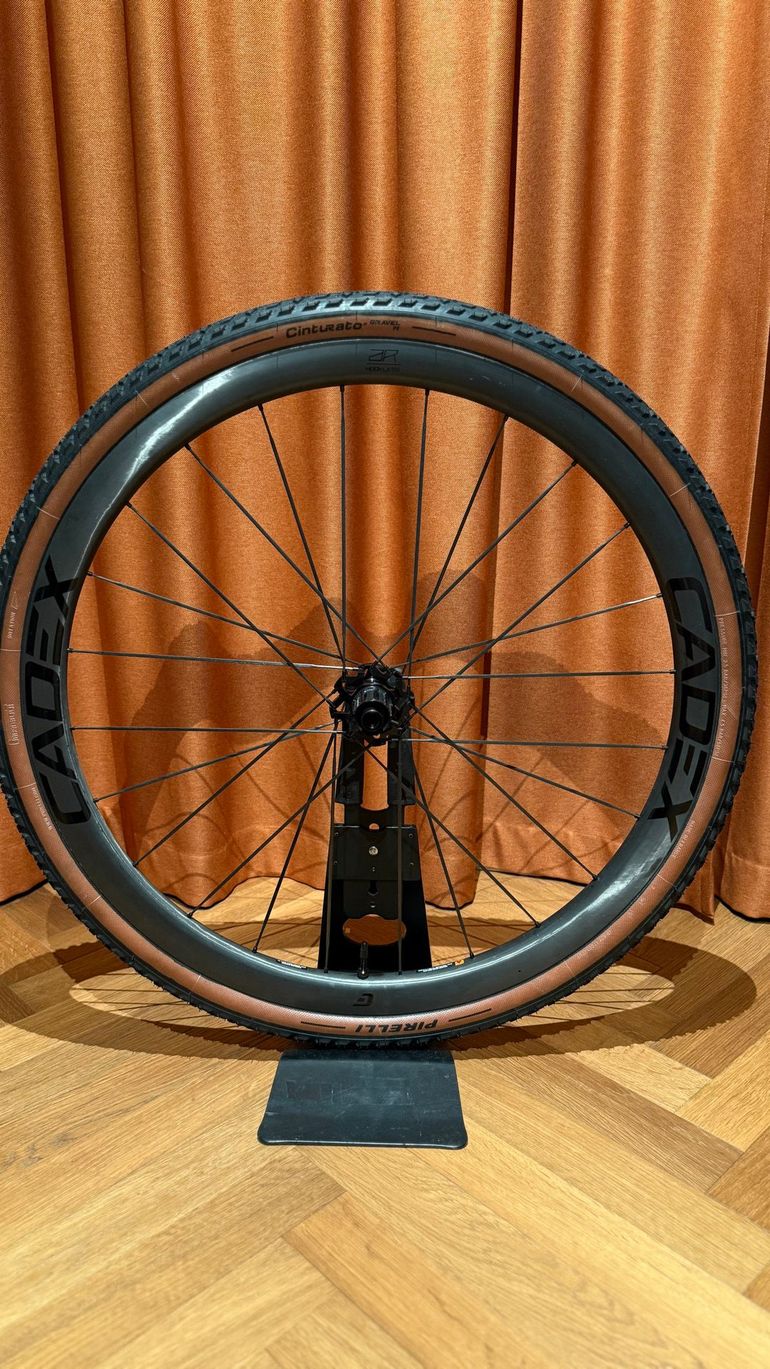Używany Cadex AR Carbon 2024 bike — zdjęcie 6 z 10