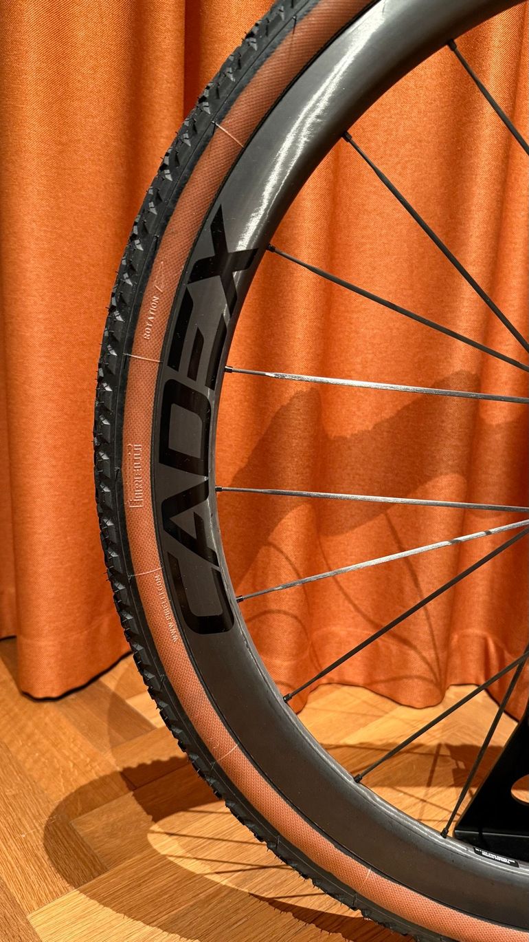 Używany Cadex AR Carbon 2024 bike — zdjęcie 9 z 10