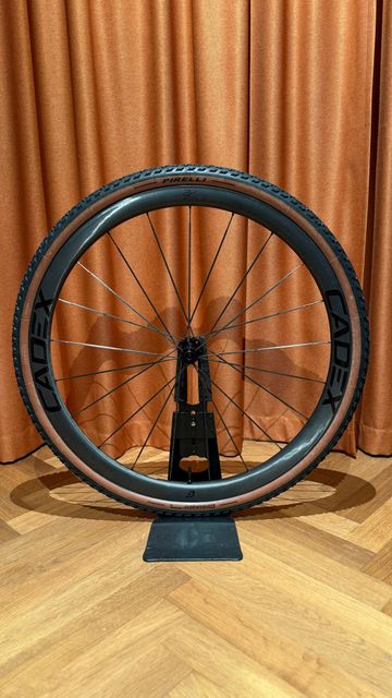 Używany Cadex AR Carbon 2024 Wheels