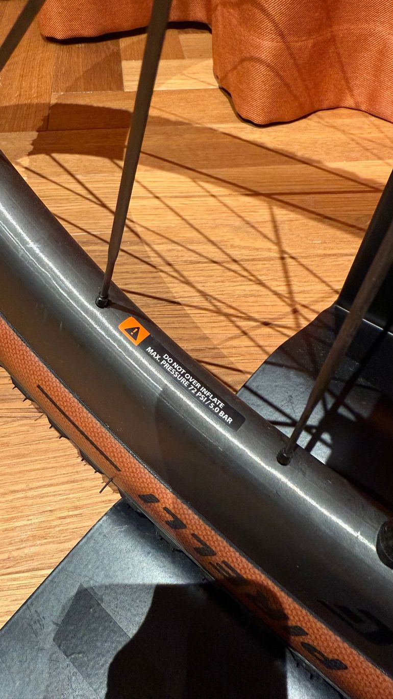 Używany Cadex AR Carbon 2024 bike — zdjęcie 8 z 10