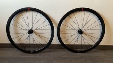 Używany Wilier Paire de roues Wilier Miche NDR38 Carbon Disc 2022 Wheels