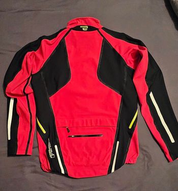 Used Endura Équipe Exo Softshell waterproof bike — image 3 of 5