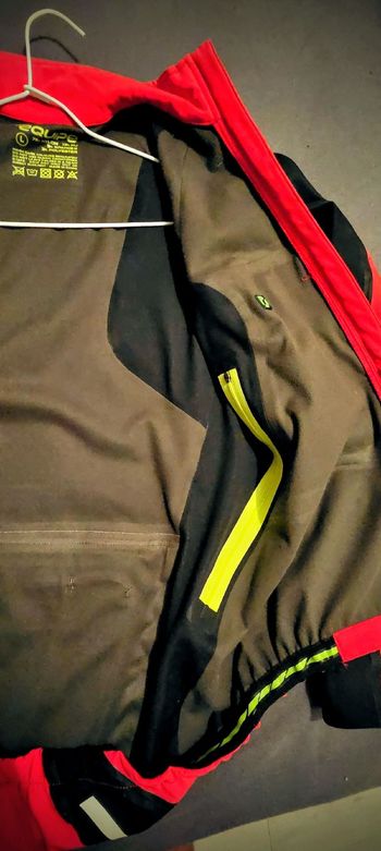 Used Endura Équipe Exo Softshell waterproof bike — image 5 of 5