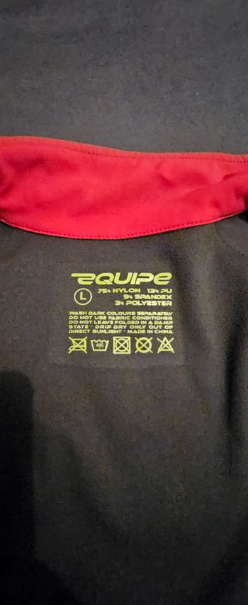 Used Endura Équipe Exo Softshell waterproof bike — image 4 of 5