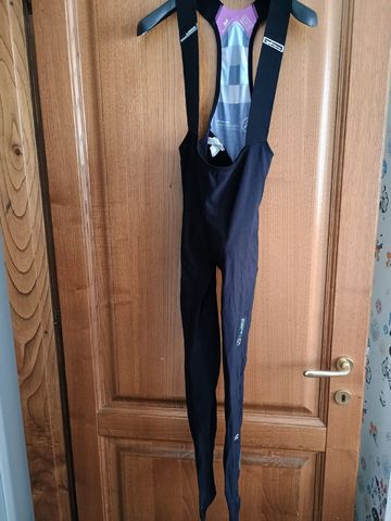 Używany Assos AMG Petronas 2022 Cycling Clothing