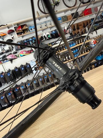 Nuha Dt Swiss 180 Ceramic 2025 bike usato — immagine 6 di 7