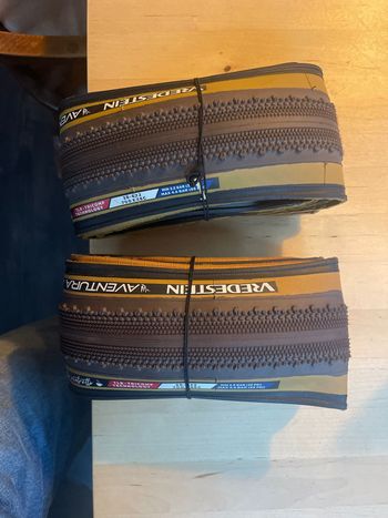 Used VREDESTEIN Aventura 38-622 700x38C 2025 bike — image 1 of 2