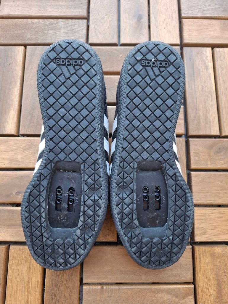 Brugt Adidas Velosamba COLD.RDY 2024 bike — billede 2 af 4