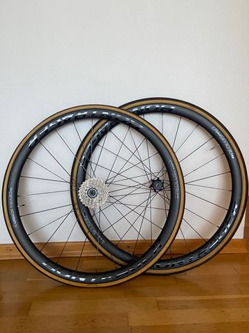 Używany Bontrager Aeolus Pro 3 Carbon Wheels