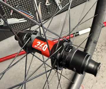 Brugt Nuha Dt Swiss 240 2025 bike — billede 7 af 7