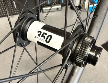Gebrauchtes Nuha Dt Swiss 350 2025 bike — Bild 7 von 7