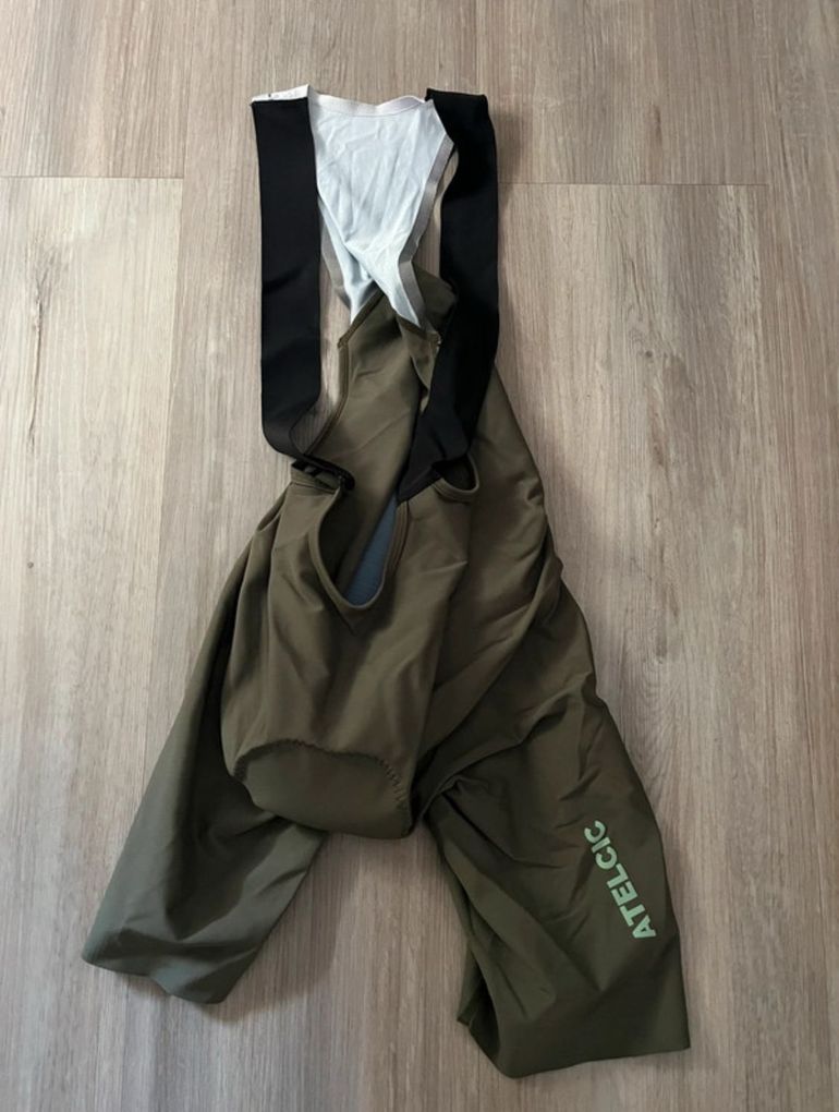 Gebrauchtes Atelcic Culotte Verde Corto 2025 bike — Bild 1 von 3