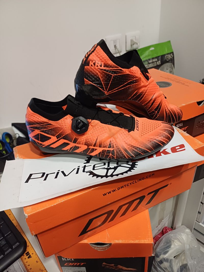 Tweedehands Dmt SCARPE BDC KR1 orange fluo 41 - M001018KR1-A-0001-41 2024 Cycling Shoes