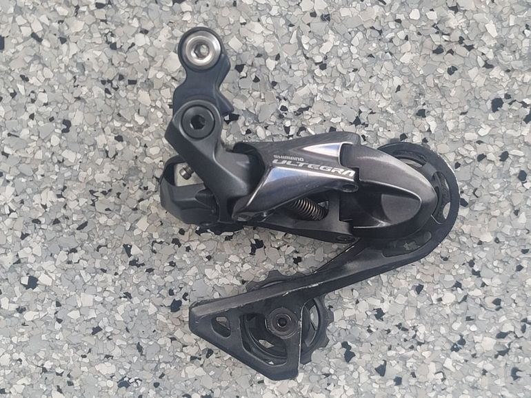 シマノ SHIMANO ULTEGRA RD-R8050 Przerzutka tylna SHIMANO Ultegra Di2 RD-R8050