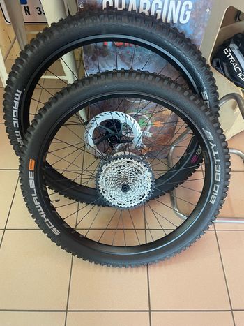 Used Lapierre EAM 2024 bike — image 1 of 3