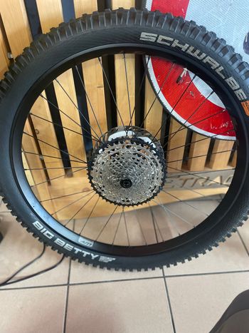 Used Lapierre EAM 2024 bike — image 3 of 3