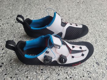 Used Fizik Transiro Infinito R1 Knit Triathlon Shoes - EURO 45 / USA 11.5 2023 Cycling Shoes