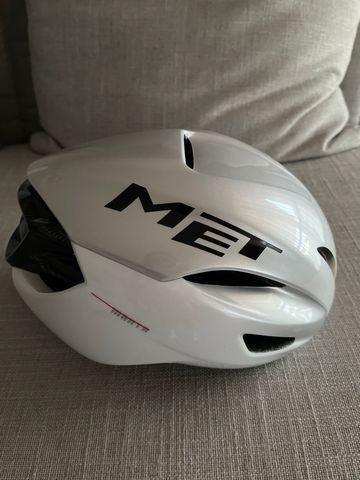 Used MET Manta MIPS 2024 Cycling Accessories