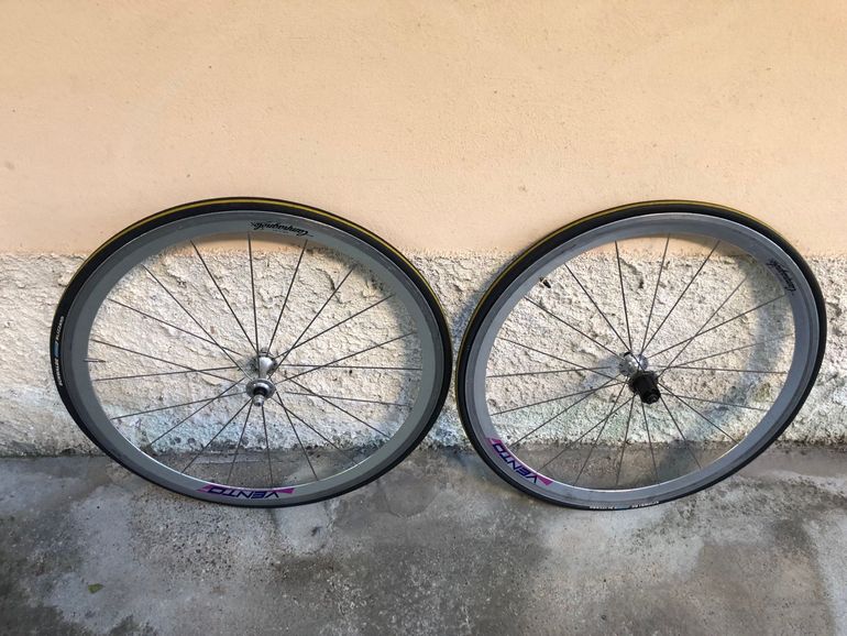 Used Campagnolo vento 20 raggi 1995 bike — image 6 of 7