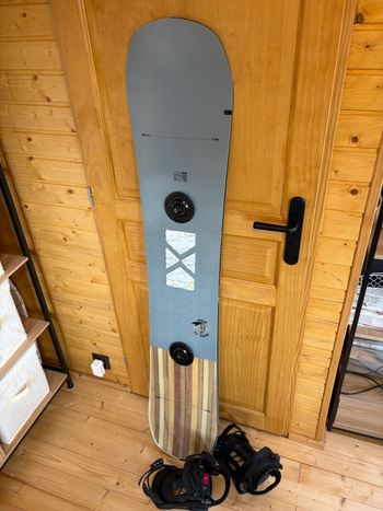 Used Dreamscape Snowboard Dreamscape snb 100 + fixations 2023 bike — image 1 of 2