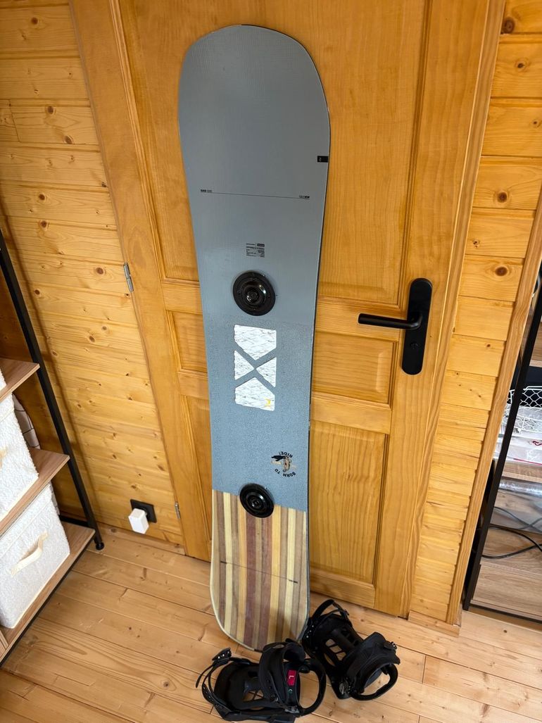 Used Dreamscape Snowboard Dreamscape snb 100 + fixations 2023 bike — image 1 of 2