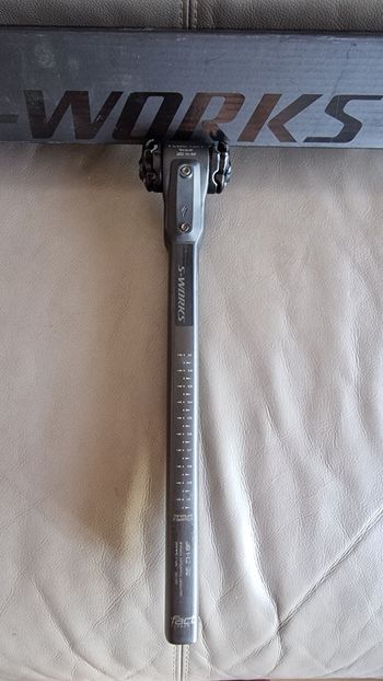 Used S-Works Tarmac SL7 300mm Seatpost 0-20mm offset 2022 bike — image 4 of 5