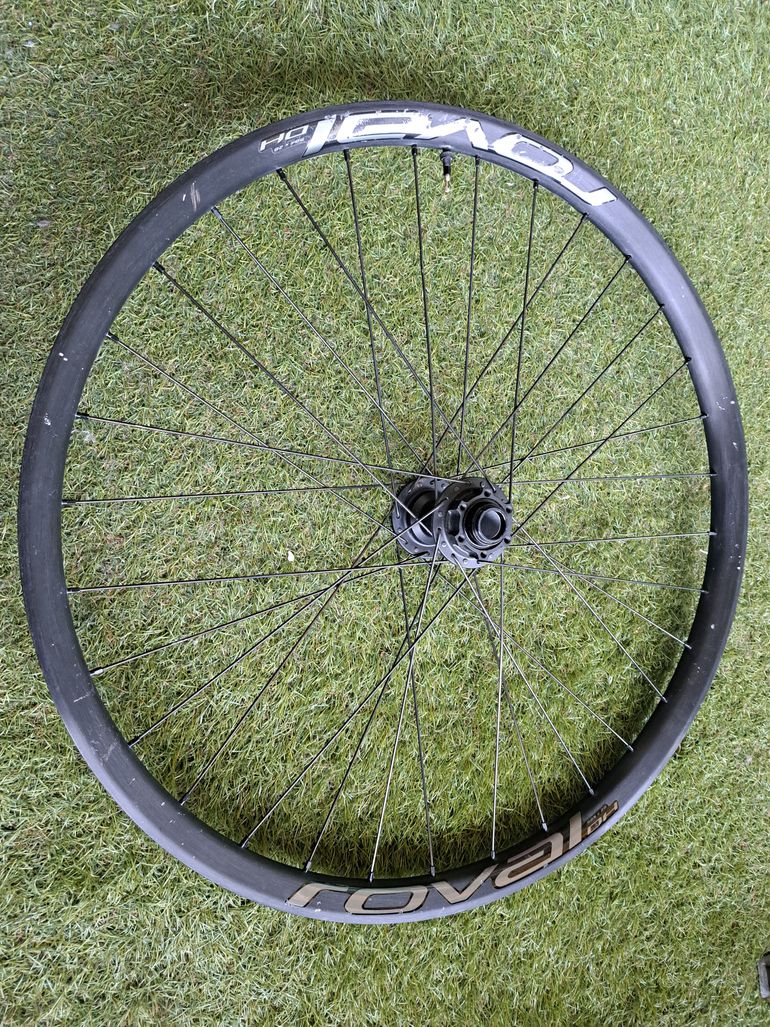 Brugt Roval Alloy DH 27.5 Front Wheel bike — billede 5 af 6