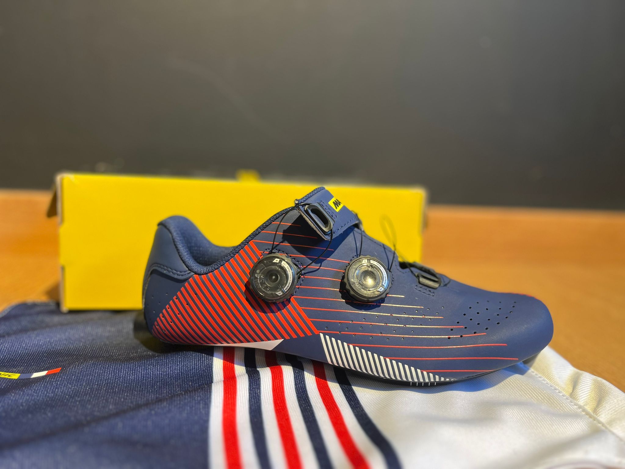 MAVIC ＣＯＳＭＩＣ　ＰＲＯＳＬ　ＡＬＬＵＲＥ　ＬＴＤ　　２６ｃｍ Mavic Cosmic Pro Sl Allure Ltd Mavic Allure Limited Edition Short